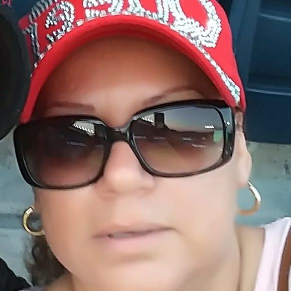 Meet your Posher, Sarahena - Picture 1 of 1